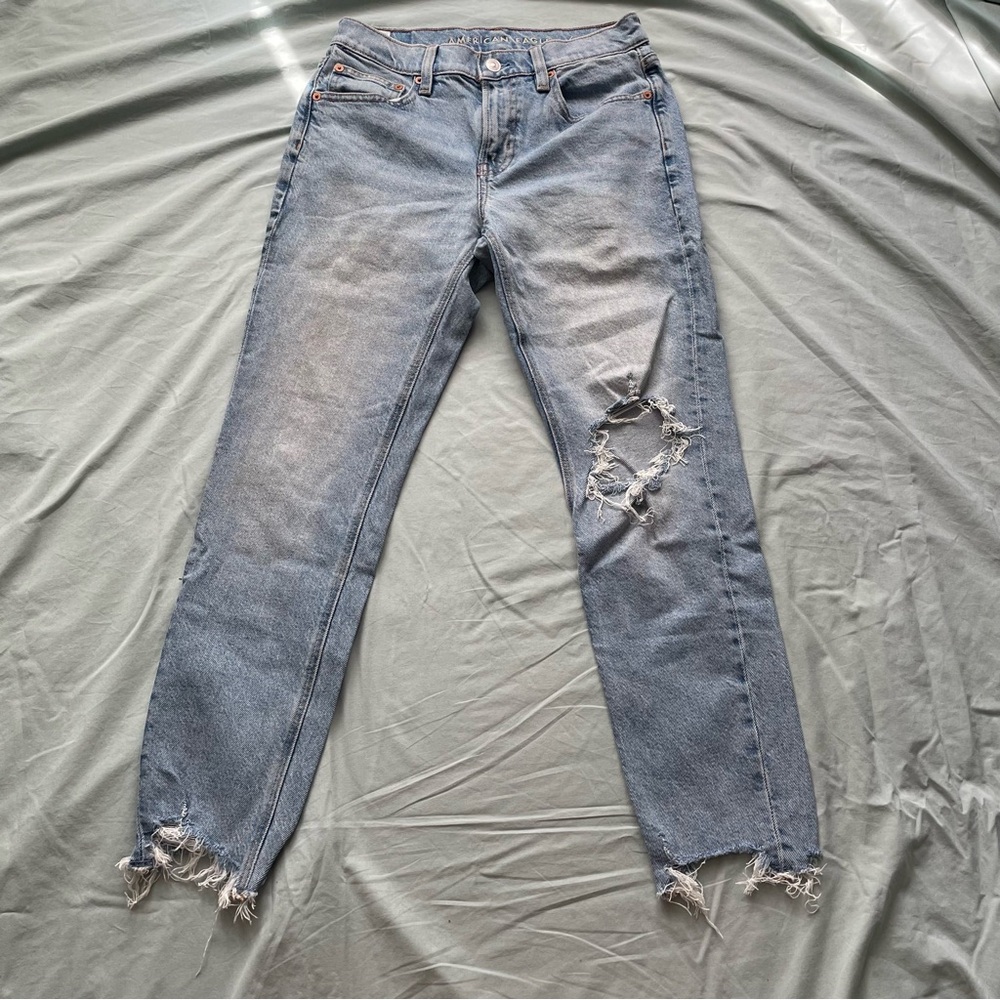 American Eagle “90s” Skinny Jeans with ripped knee